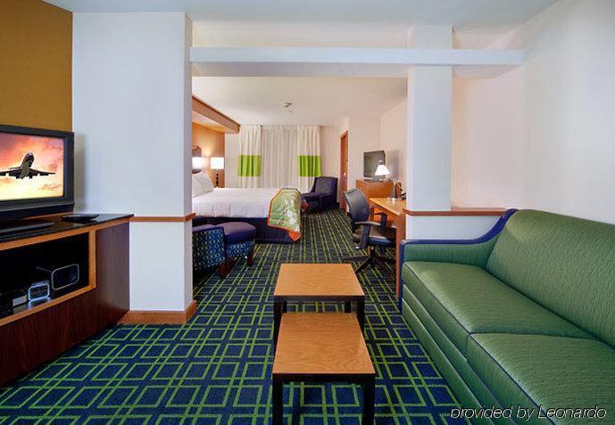 Hotel Fairfield & By Marriott Milwaukee Airport