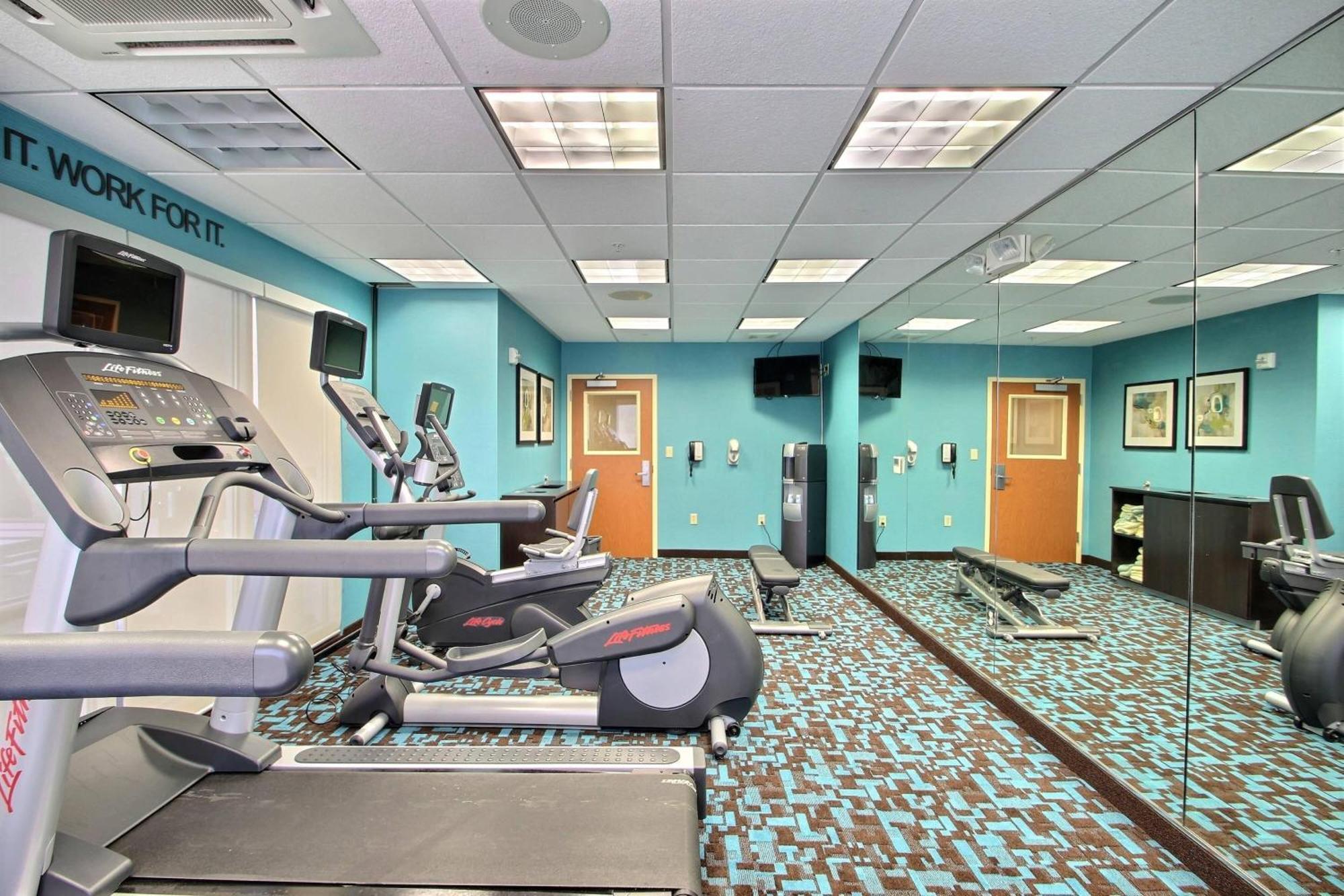 Hotel Fairfield & By Marriott Milwaukee Airport Oak Creek